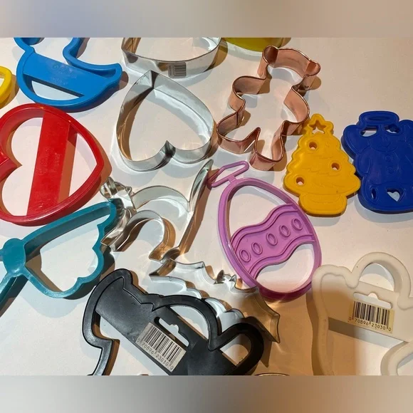 Vintage Cookie Cutter Set - Picture 3 of 5